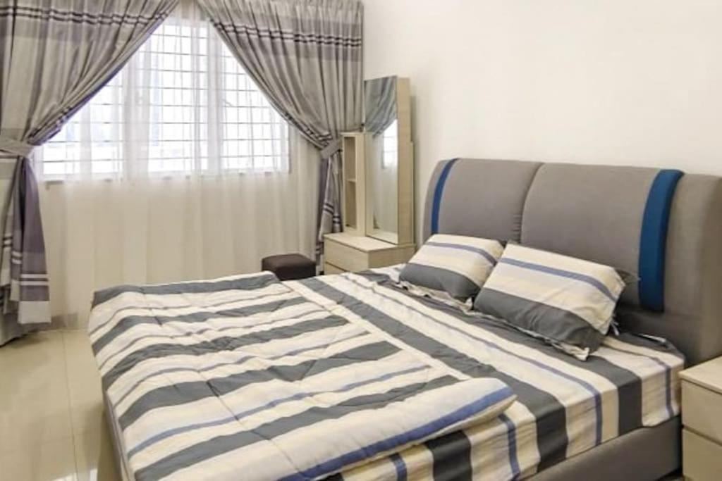 Comfy Near Garden With Sunset View & Swimming Pool *